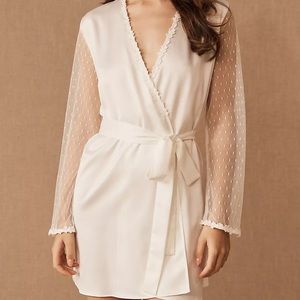 NWT Flora Nikrooz Showstopper Robe